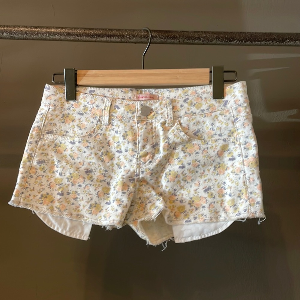 Fire Los Angeles low rise floral denim shorts